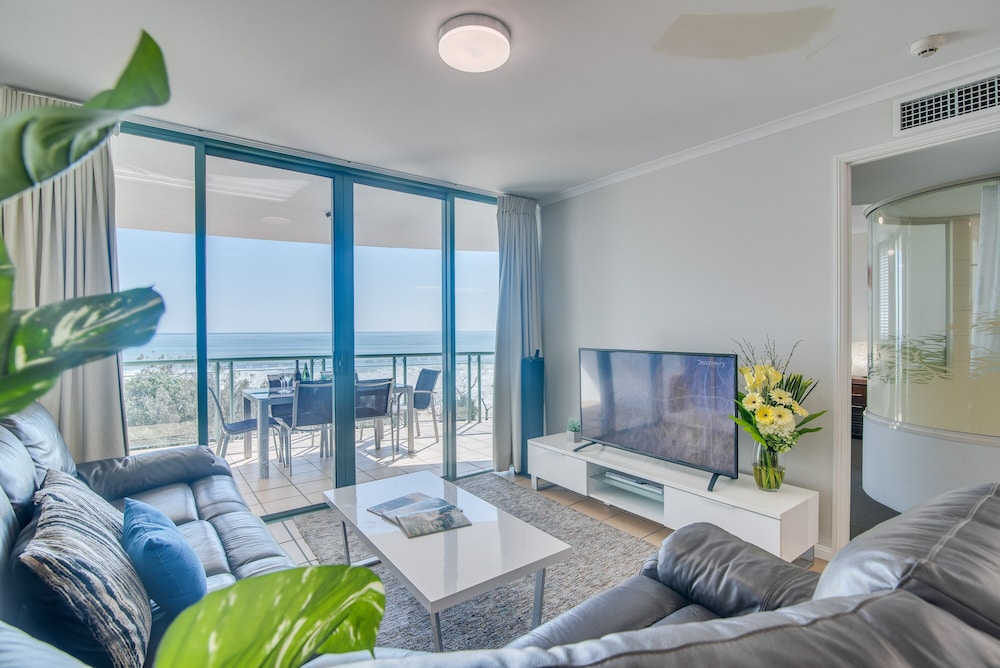 Grand Palais Beachside Resort 54/94