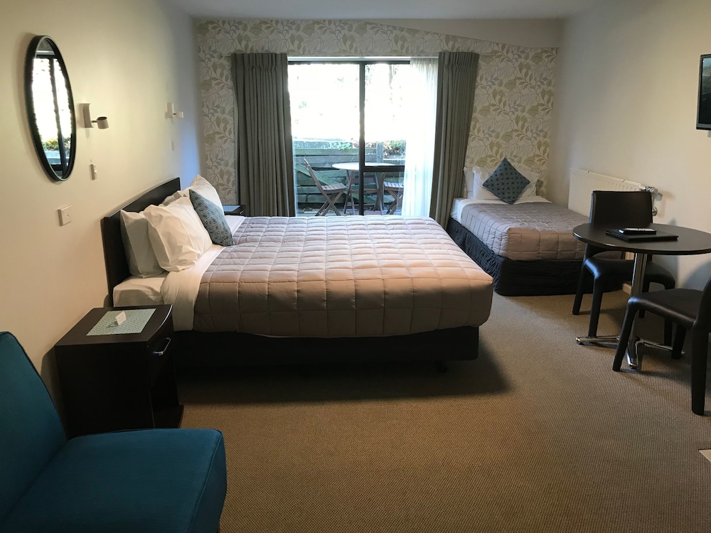 Earnslaw Lodge 10/50