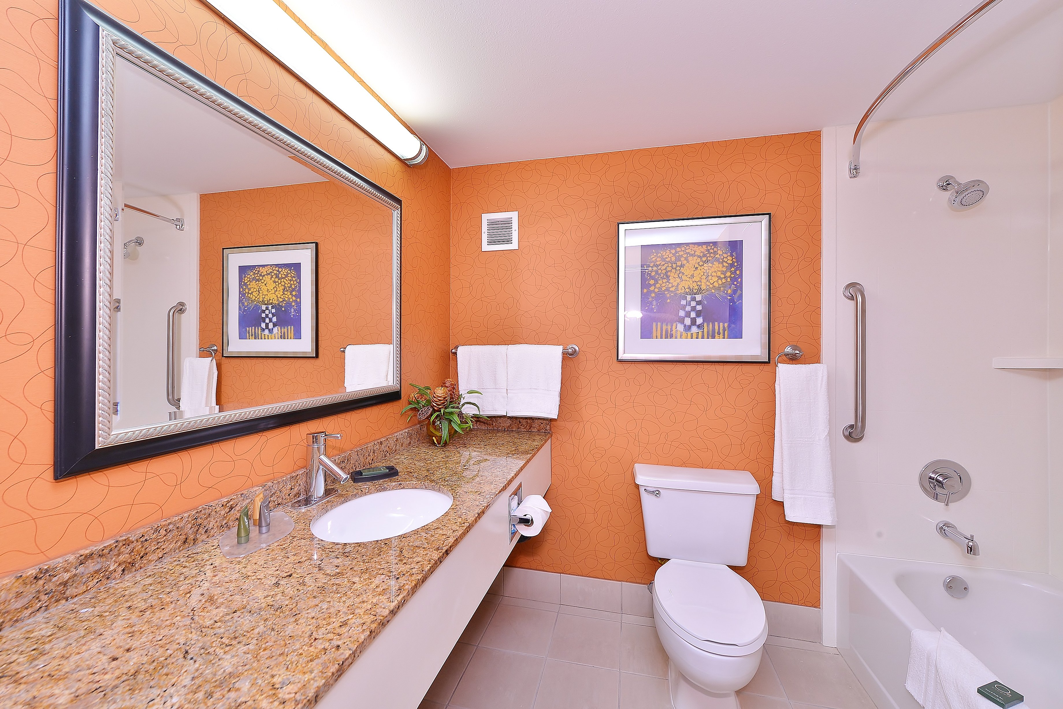 Best Western Plus Fresno Airport Hotel 67/68