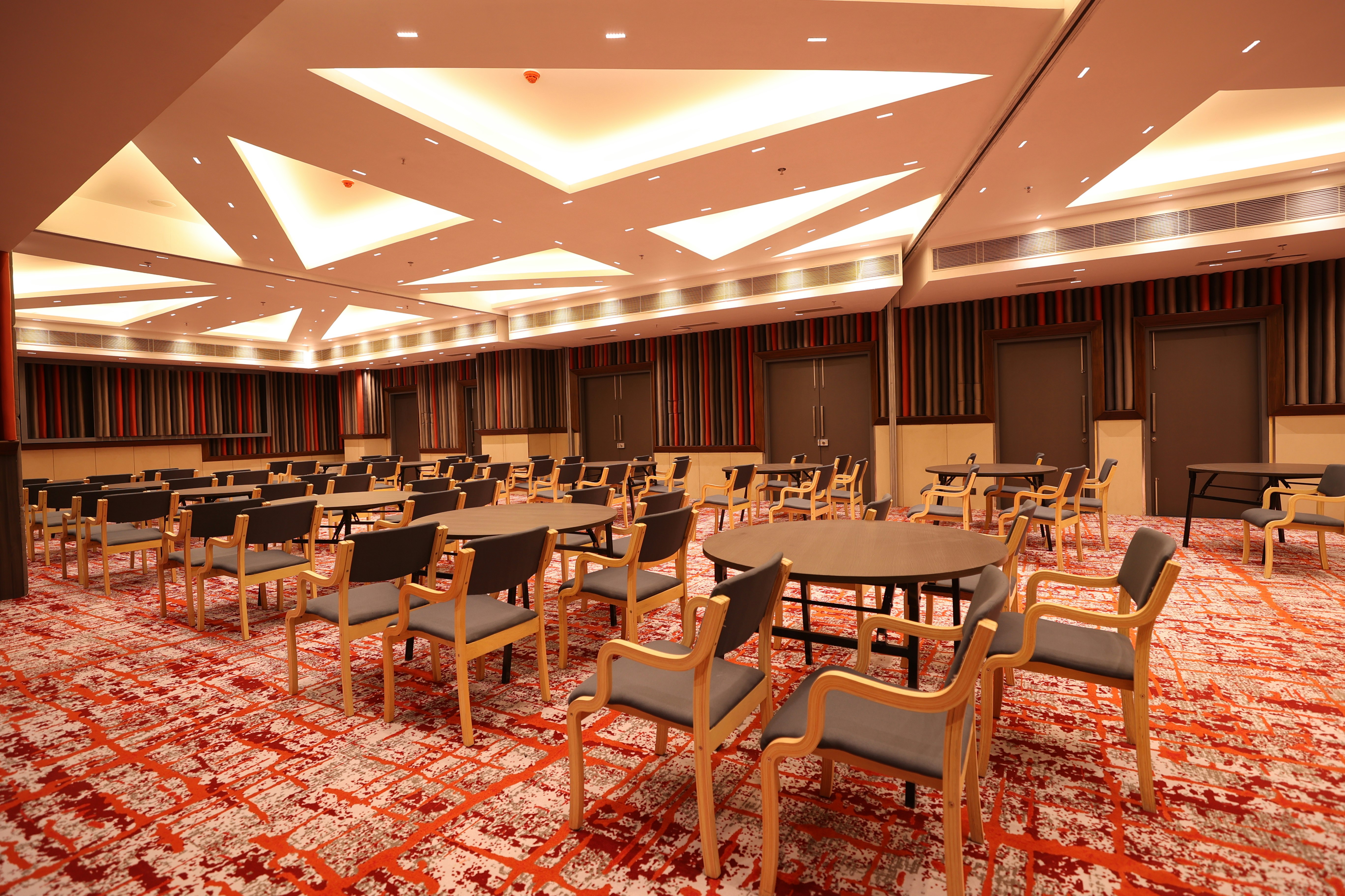 Holiday Inn Express and Suites Jaipur Gopalpura 34/43