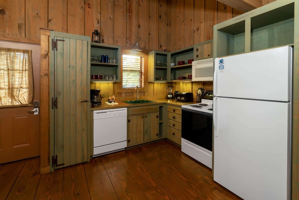 The Cabins At Green Mountain 7/68