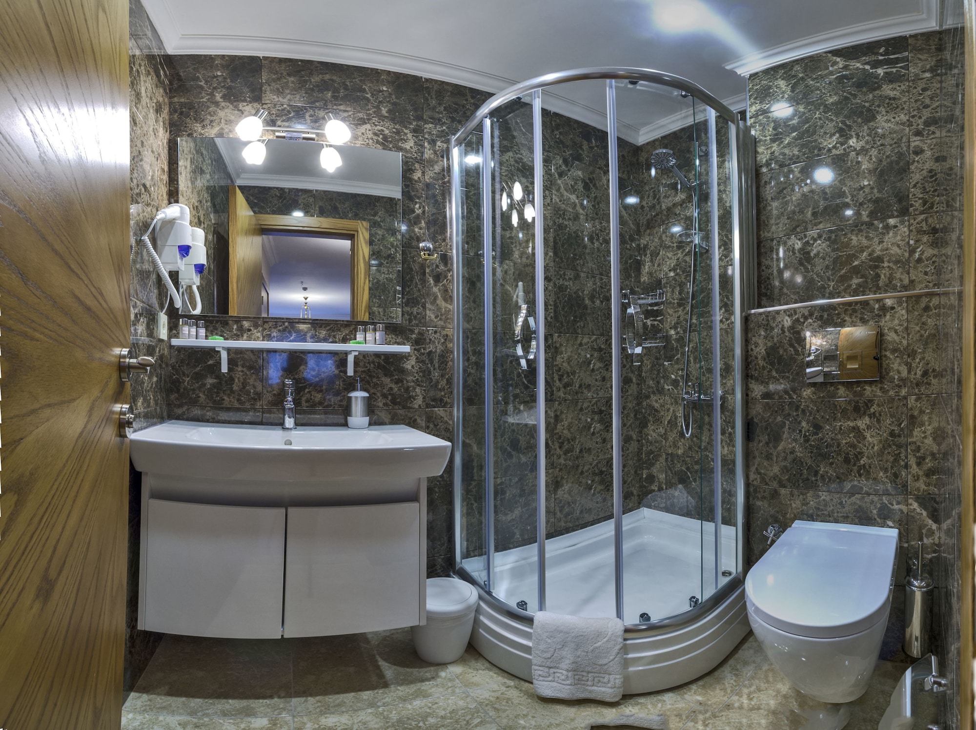 غرفة عائلية بسرير كينج وسريرين فرديين بإطلالة على المدينة بغرفتي نوم، Blisstanbul Hotel 5/5