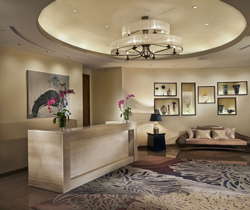 Fairmont Makati 5/50