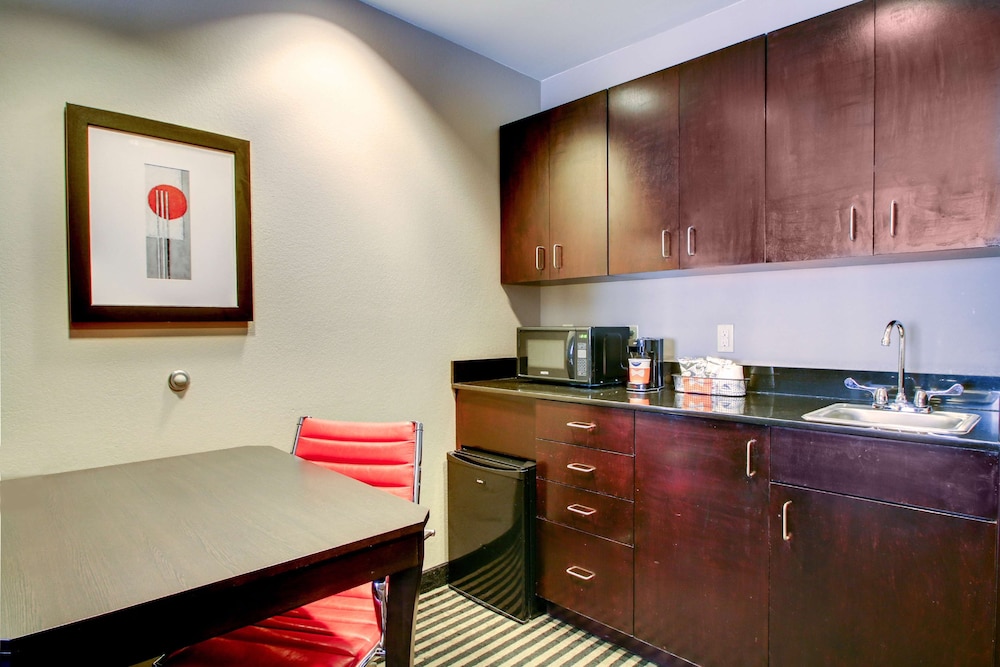Hampton Inn Birmingham Leeds 61/74