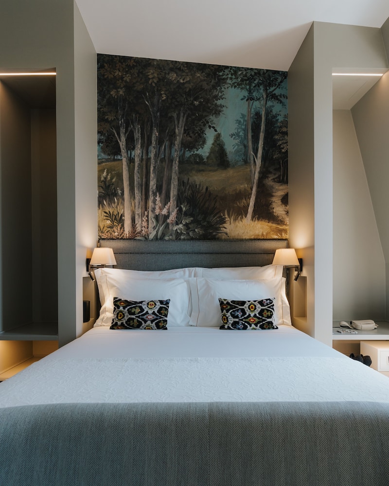 PREMIUM, SUITE, KING BED, RIVER VIEW