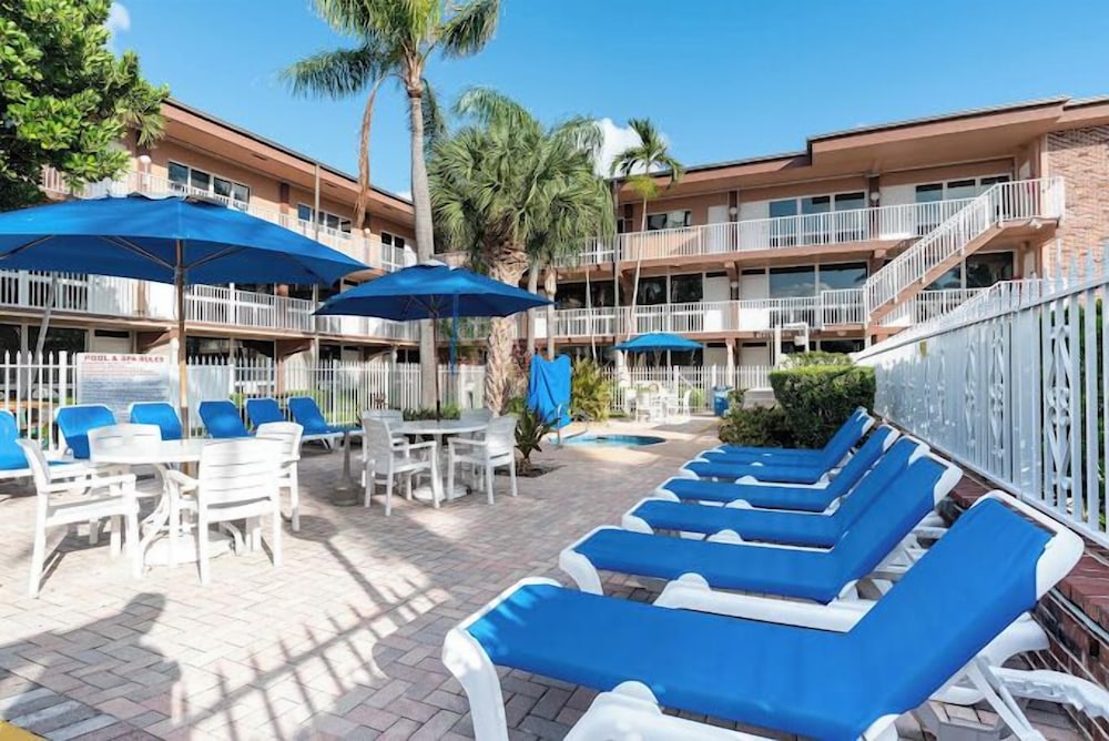 Canada House Pompano Beach 16/25