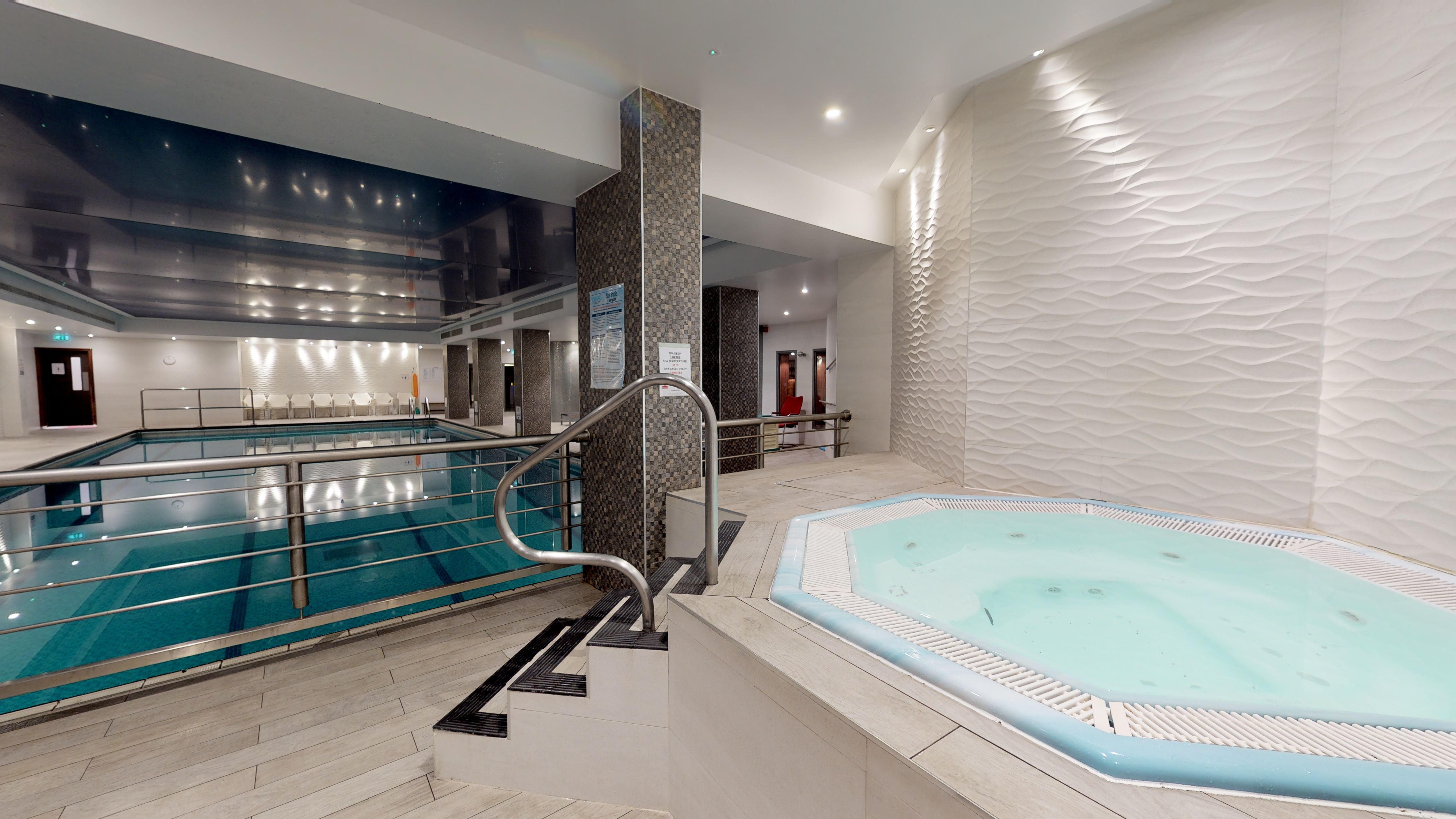 Holiday Inn London - Kensington High St. by IHG 40/81