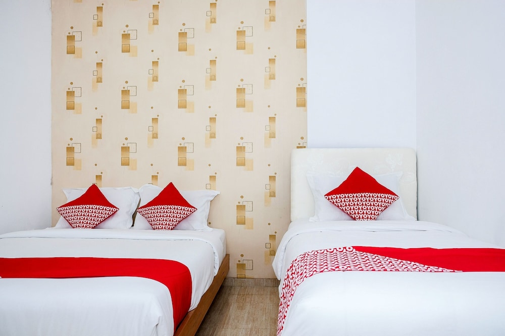 OYO 1454 111 Residence 8/18