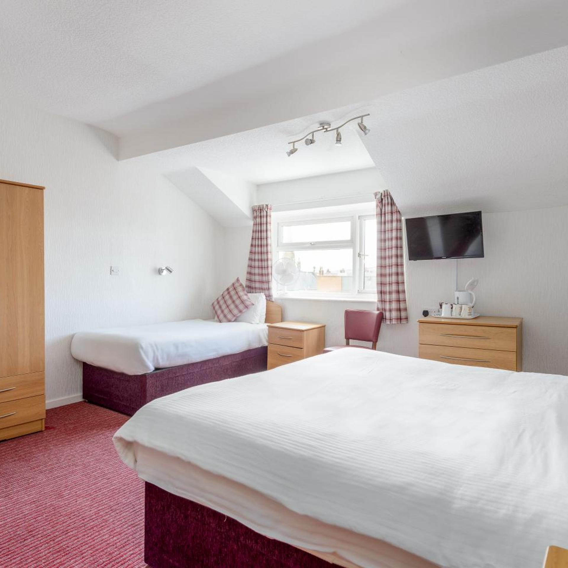 Somerset Hotel 13/77