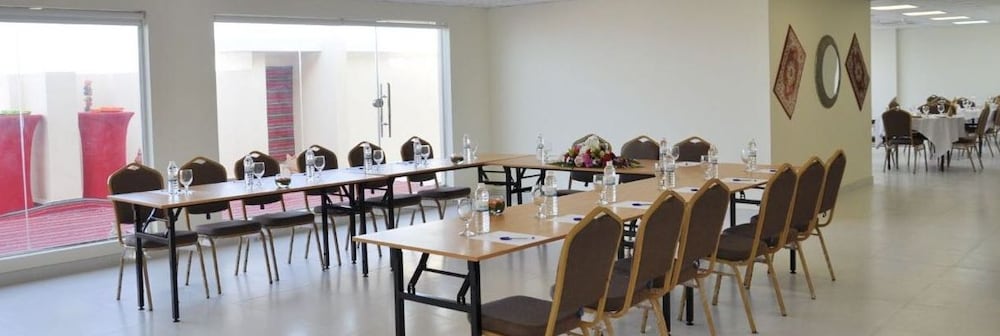 Muscat Hills Hotel 45/63