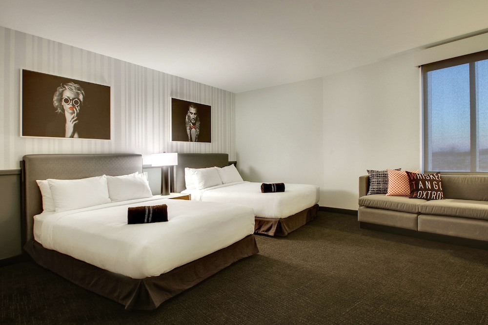 The Rose Hotel Chicago O Hare Tapestry Collection By Hilton 10/74