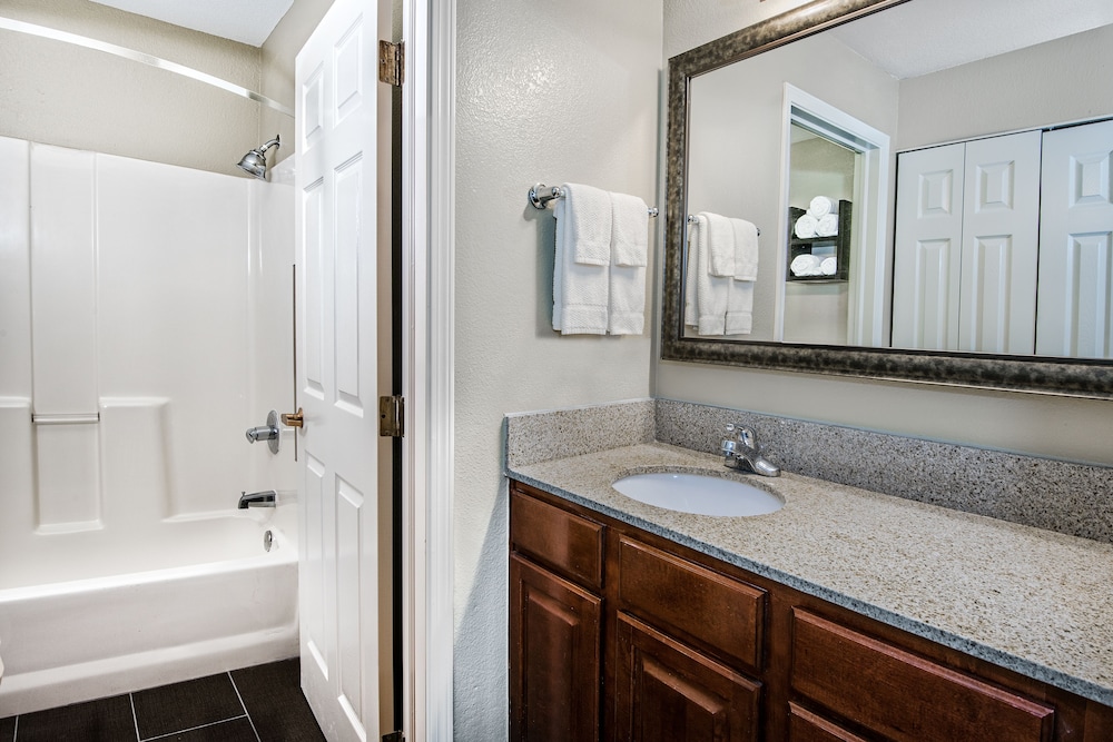 Staybridge Suites Austin Round Rock 9/34
