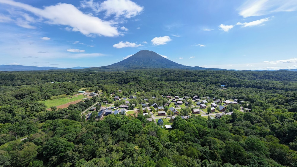 Country Resort Niseko (ex The Chalets at Country Resort) 72/77
