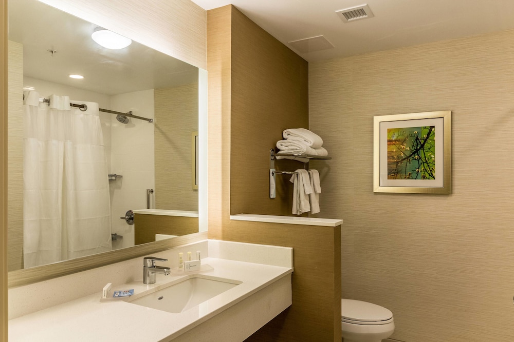 Fairfield Inn and Suites by Marriott Butte 8/41