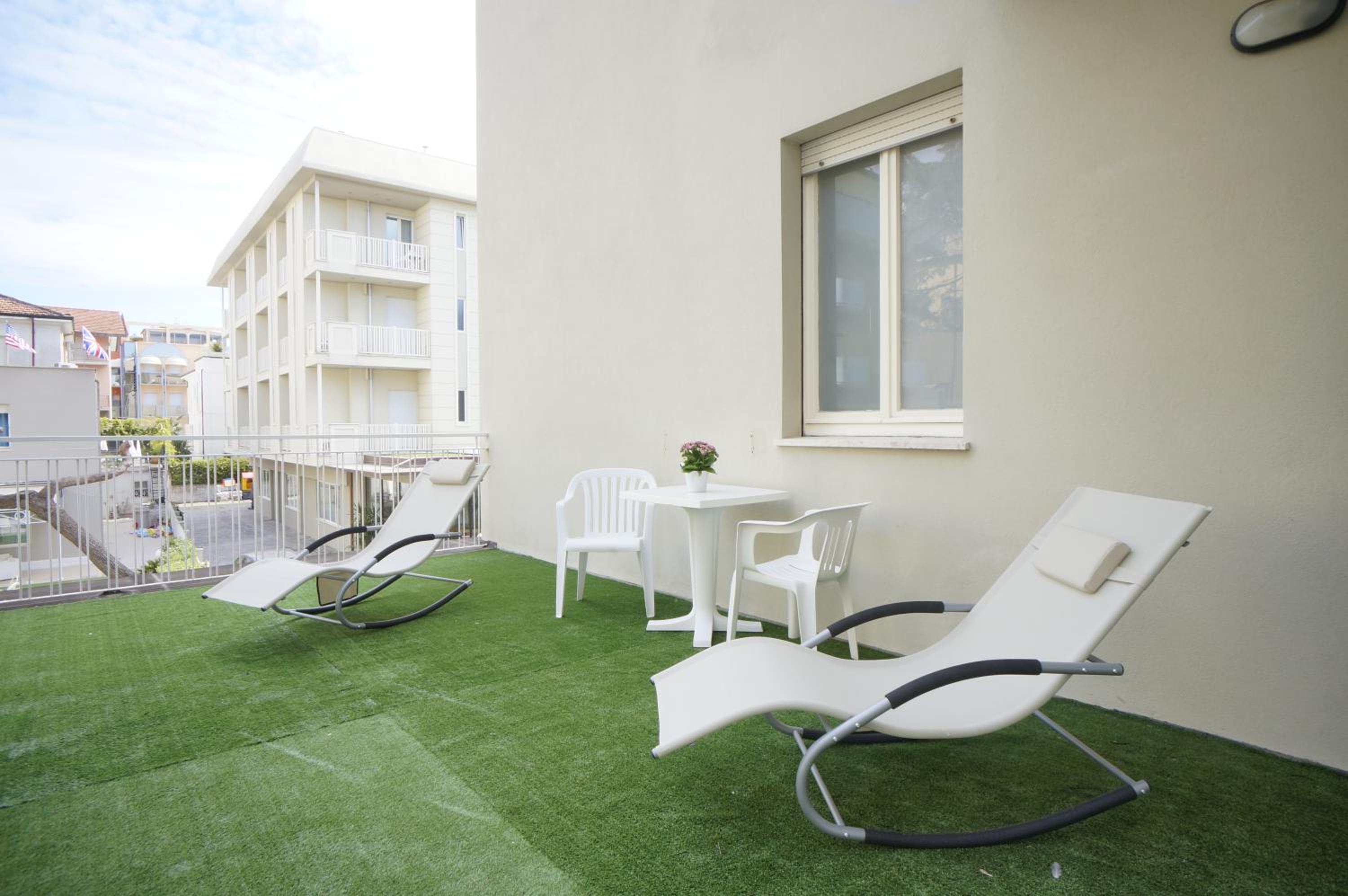 Hotel Mon Pays 38/50