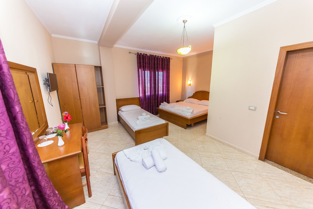 Hotel Bahamas 13/50