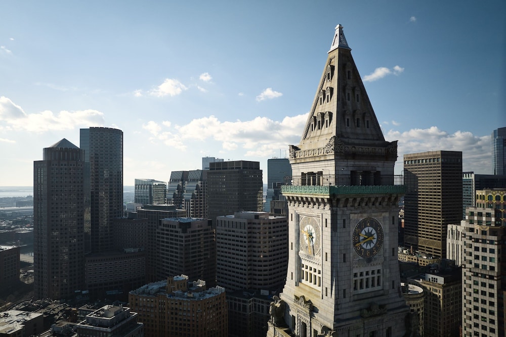 Marriott Vacation Club Pulse at Custom House, Boston 42/45