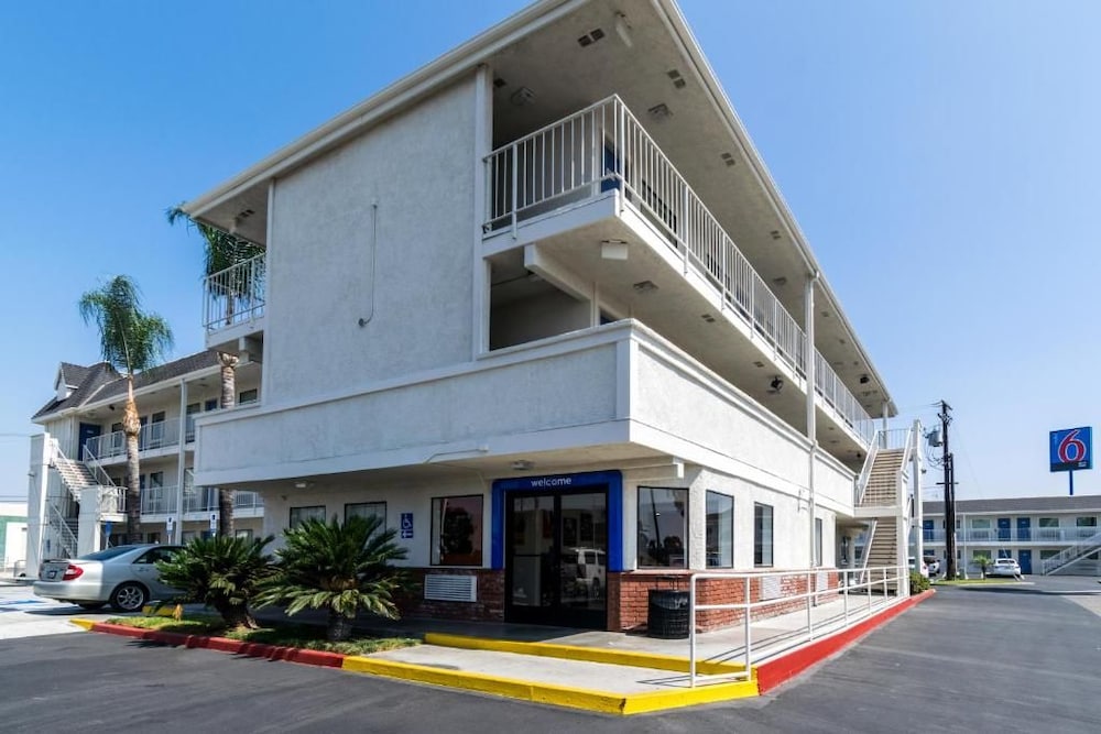 Motel6 Anaheim, CA - Fullerton East 47/59