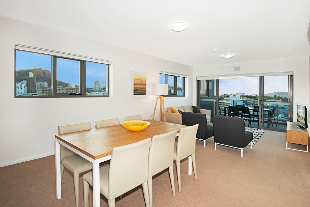 Allure Hotel & Apartments 23/28