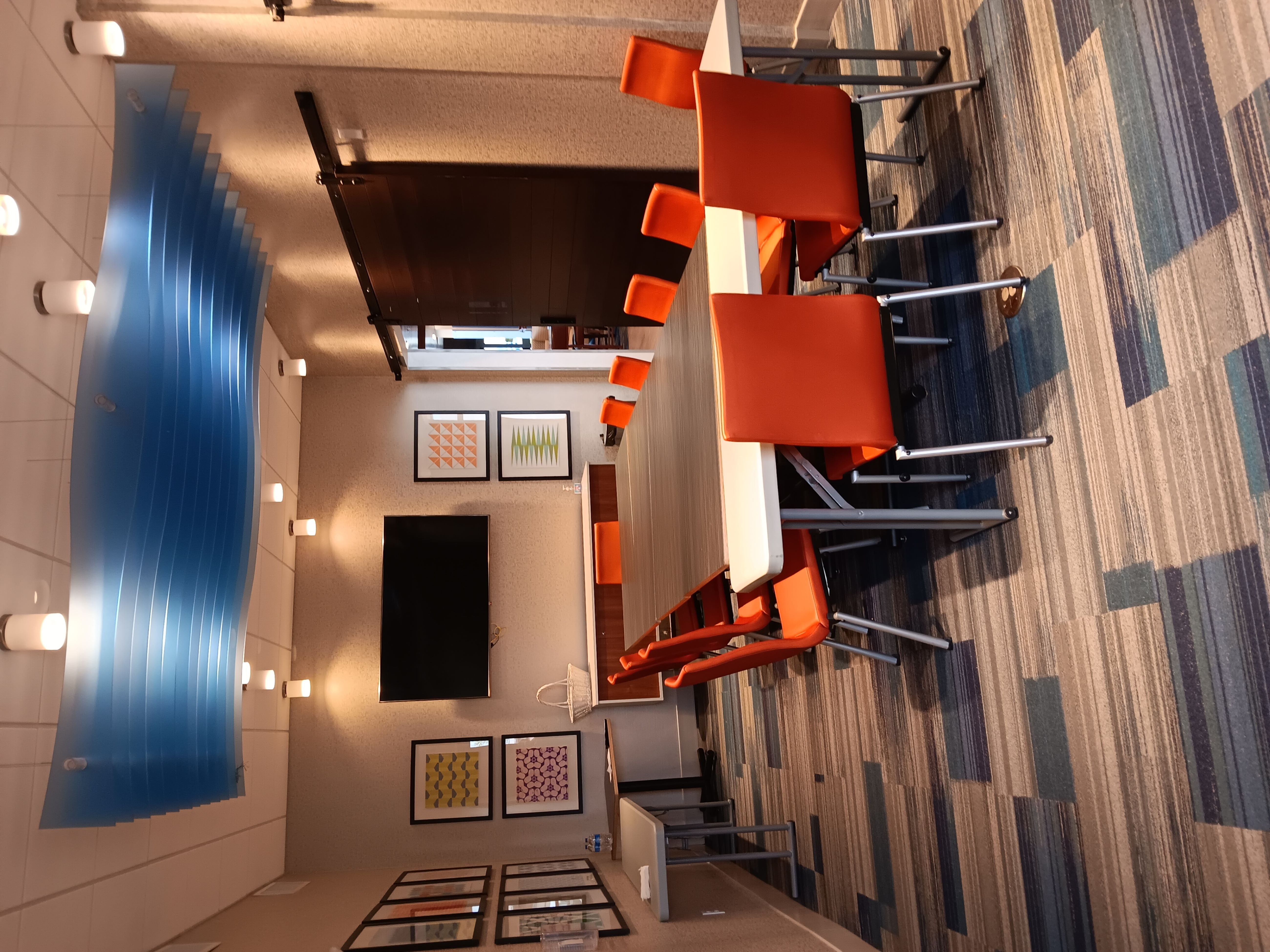 Holiday Inn Express Suites Racine 56/63