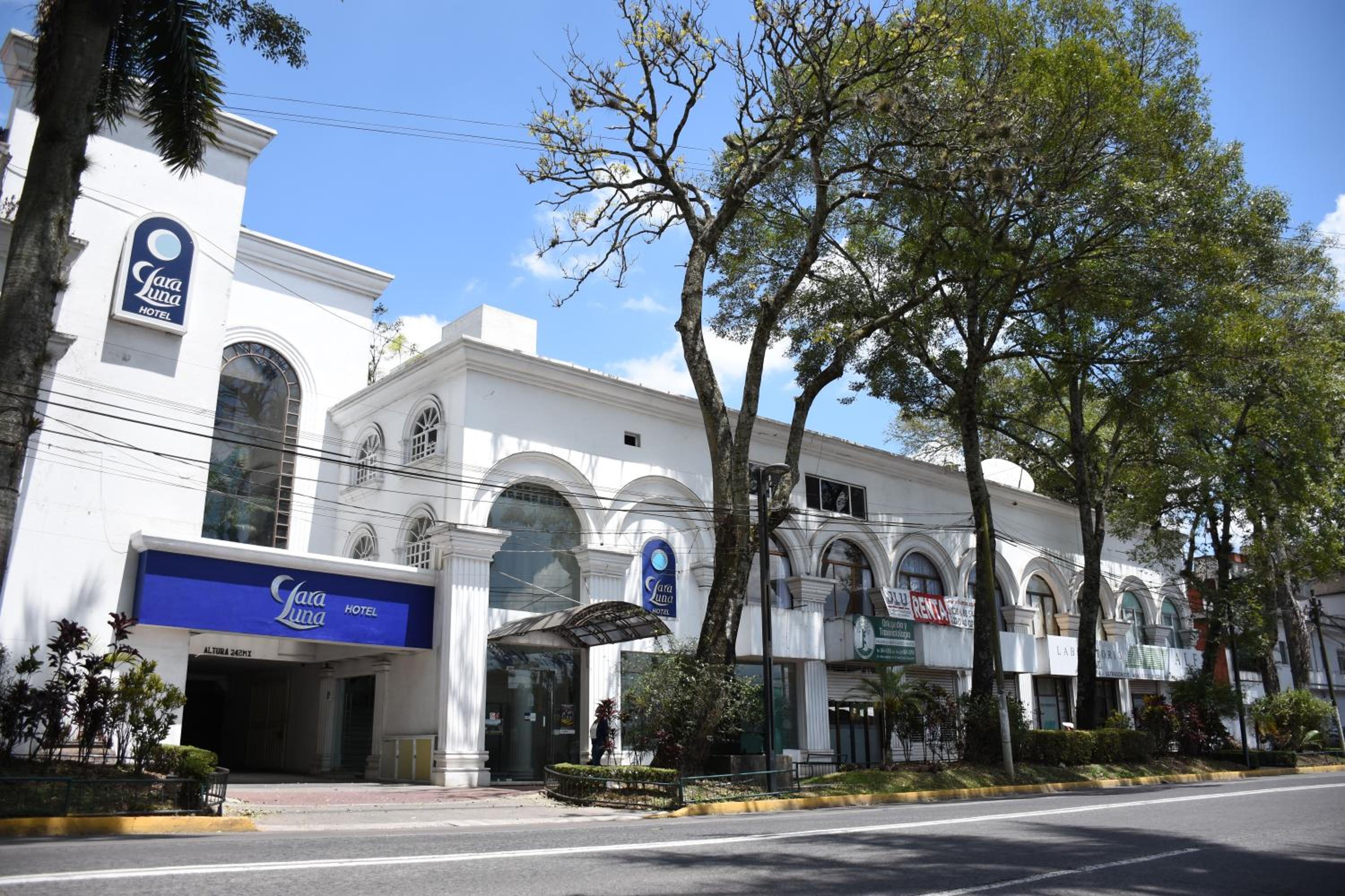 hotel clara luna