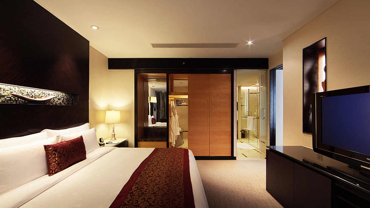 INTERCONTINENTAL QINGDAO 23/79