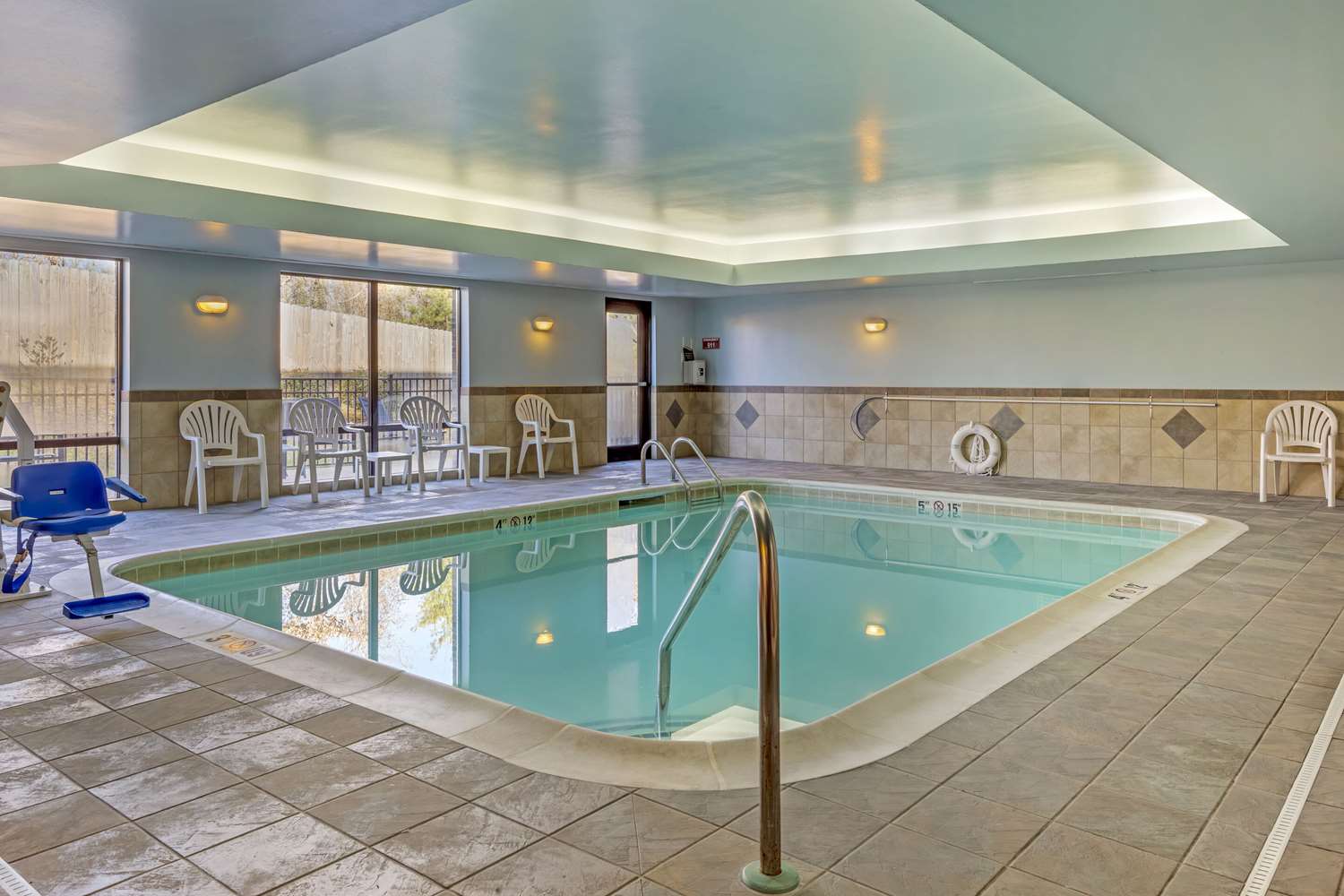 Comfort Suites Whitsett - Greensboro East Whitsett NC 19/41