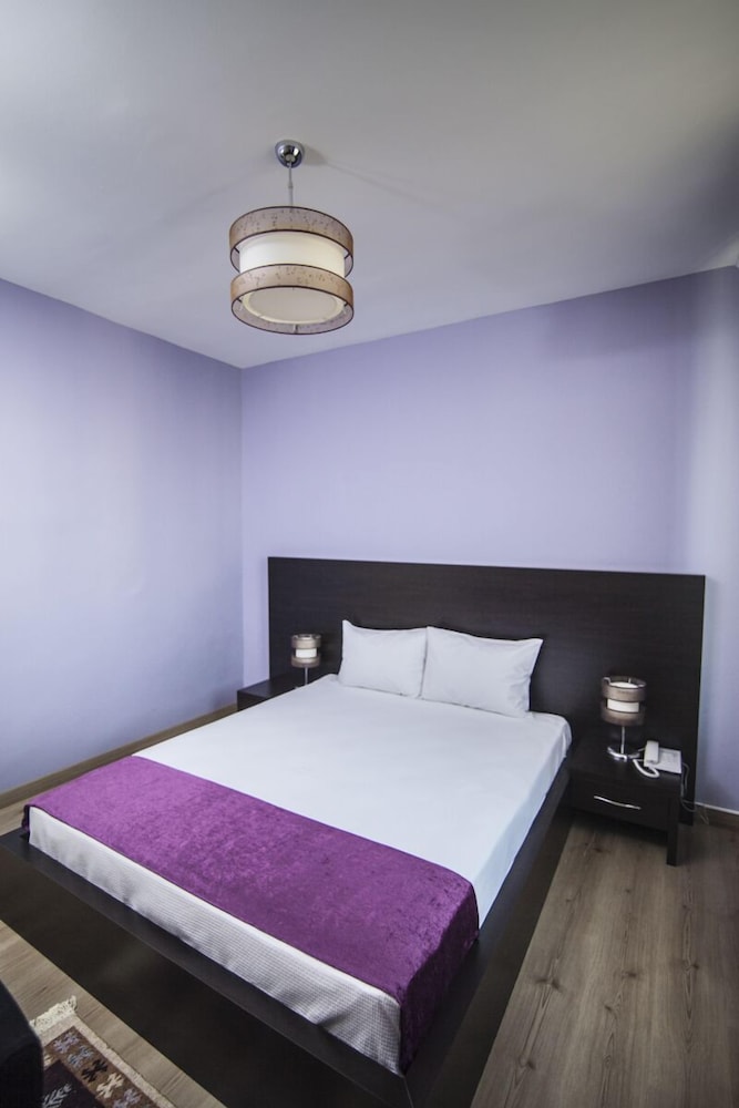 جناح ديلوكس بسرير كينج مع أريكة، Bossuite Hotel Maltepe 3/6