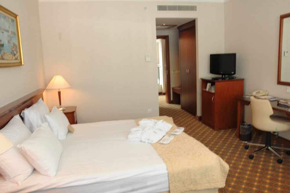 Hotel Midi 11/38