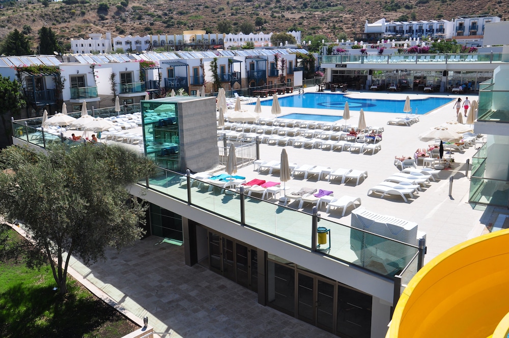 Jasmine Beach Hotel 3/46