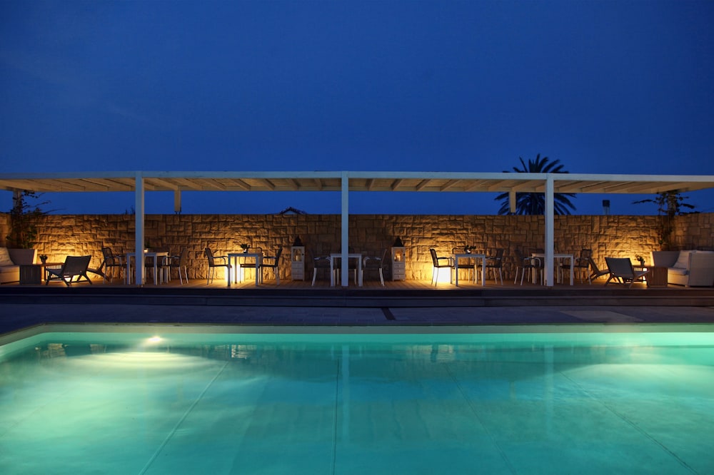 AMMOS HOTEL 4/77