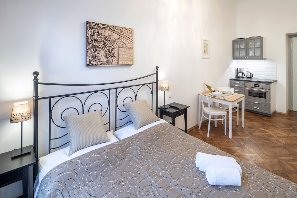 Old Town Aparthotel Michalska 23/75