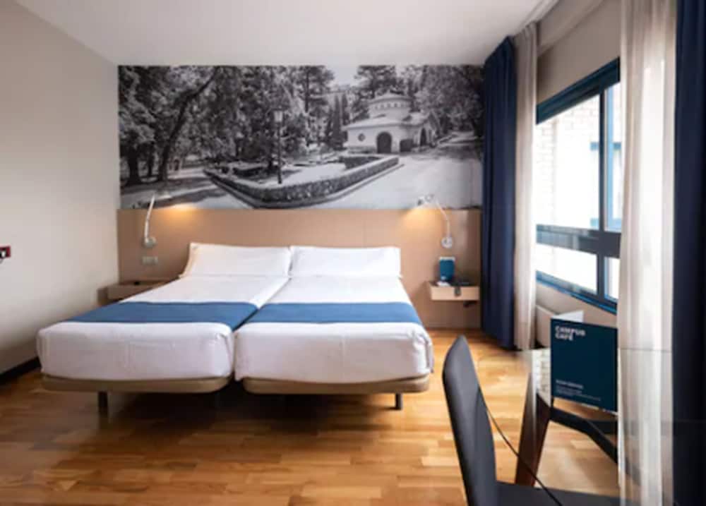 APARTMENT, SINGLE, DOUBLE BED