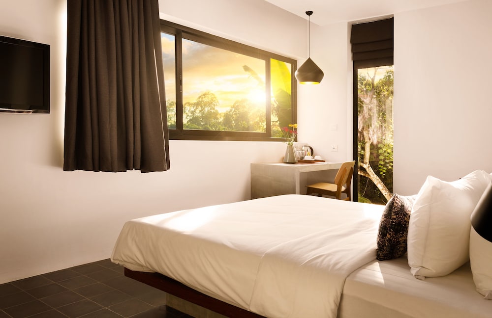 Spa, Residence, Suite, King Bed, Balcony