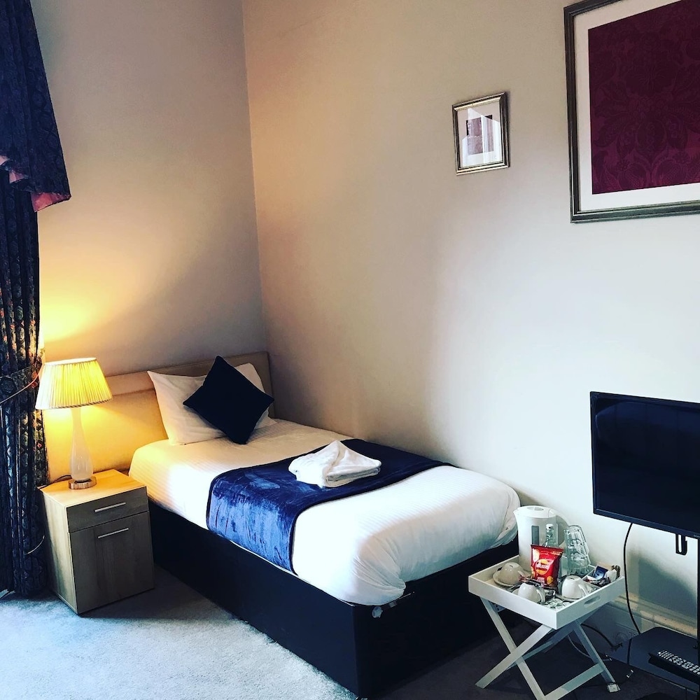 Ardenlee Guest House 6/69