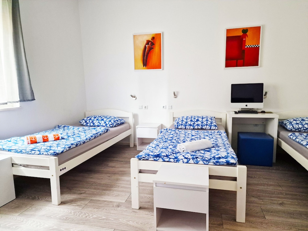 Croparadise Hostel 30/50