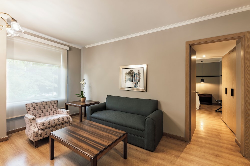 Hotel Poblado Plaza 27/50