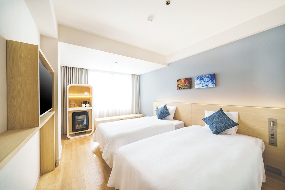 PREMIER, TWIN BEDS
