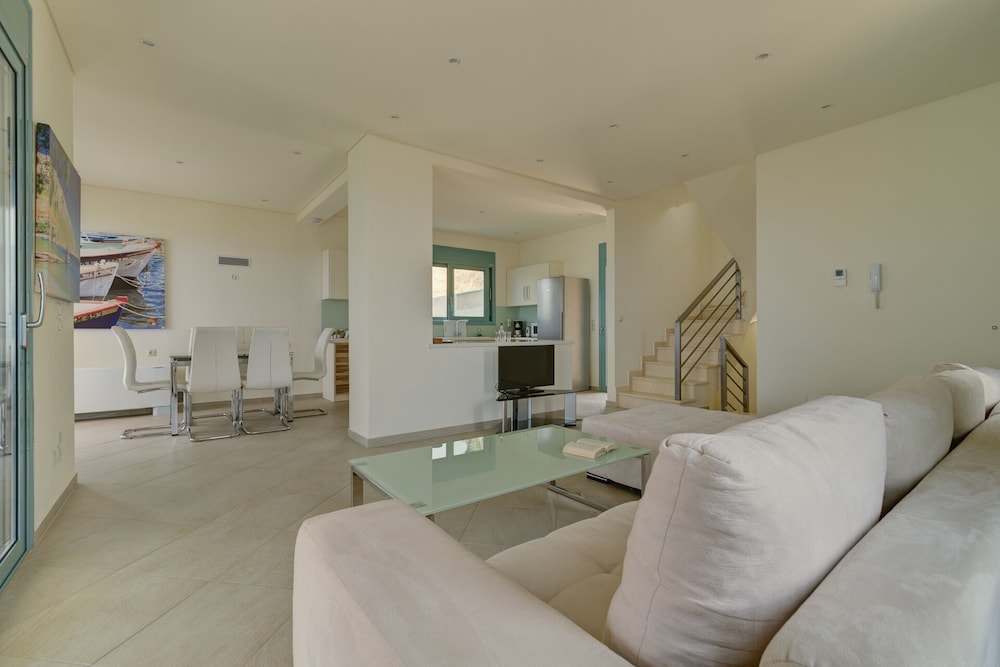 Ouzo Villas 26/50