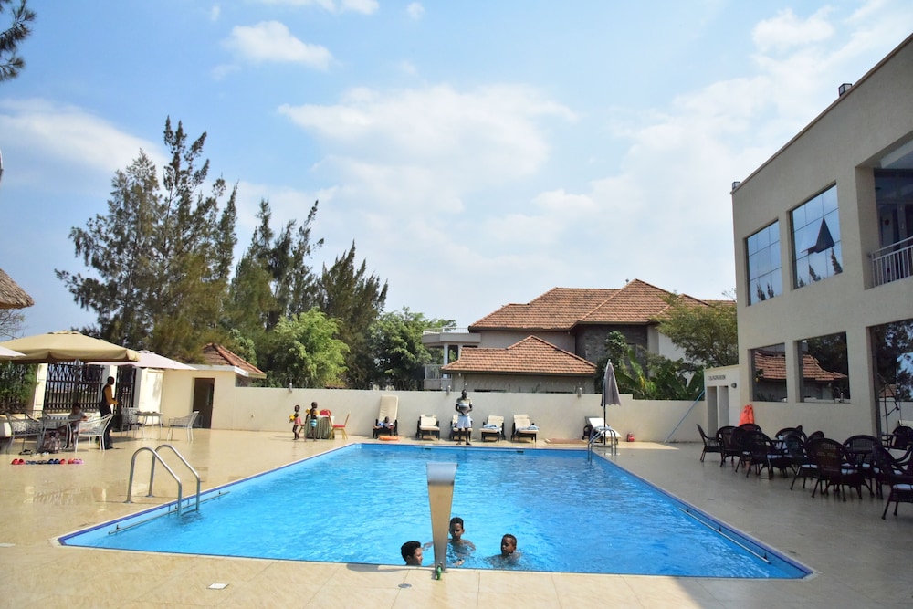 Great Seasons Hotel 54/61