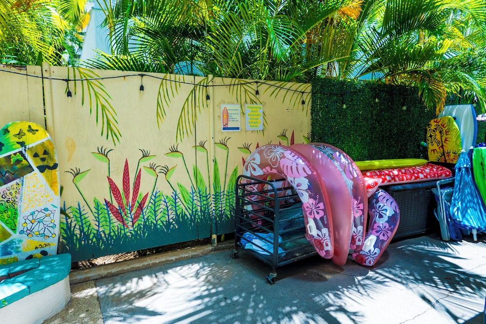 Waikiki Beachside Hostel 61/66