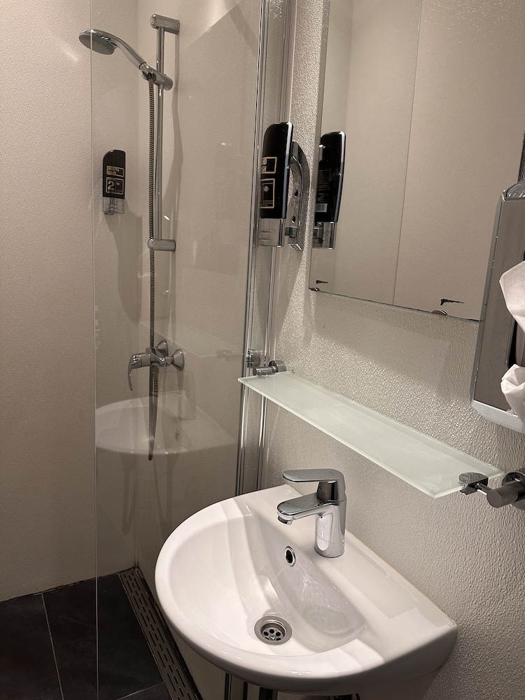 Amsterdam Inn Hotel 41/47