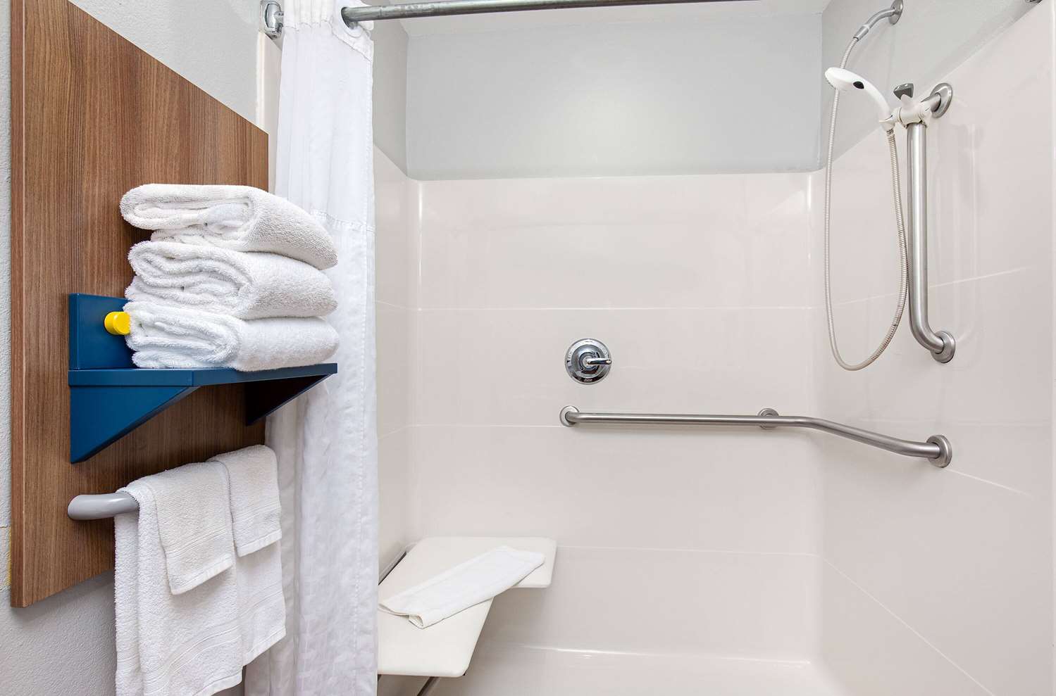 Microtel Inn And Suites Columbus North 19/19