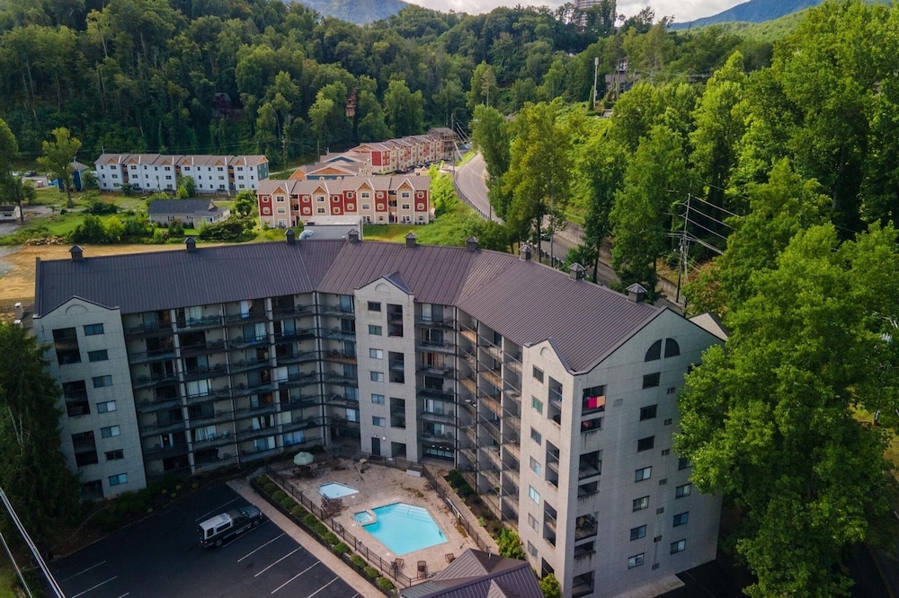 Olde Gatlinburg Rentals 3/50
