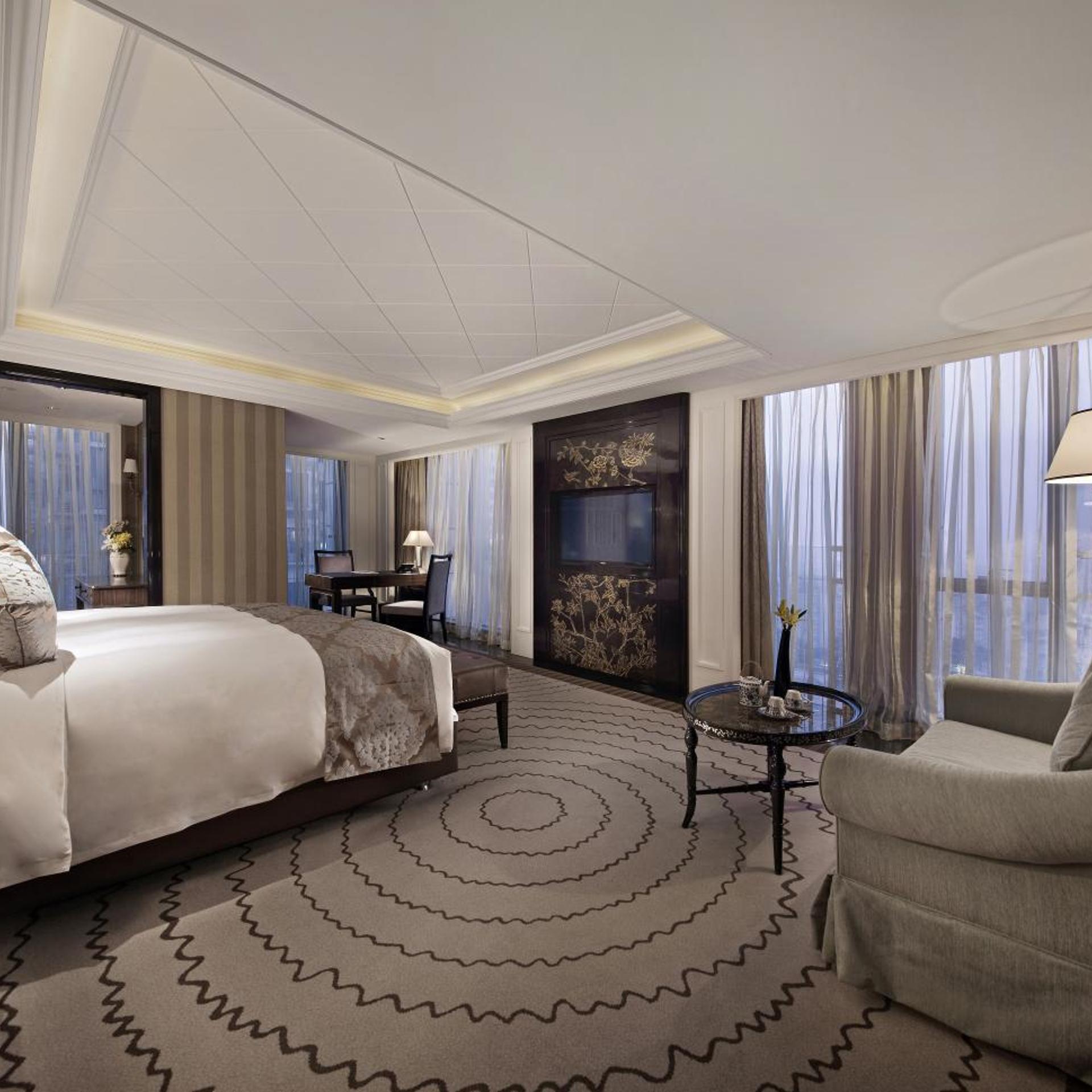Feature, King Bed