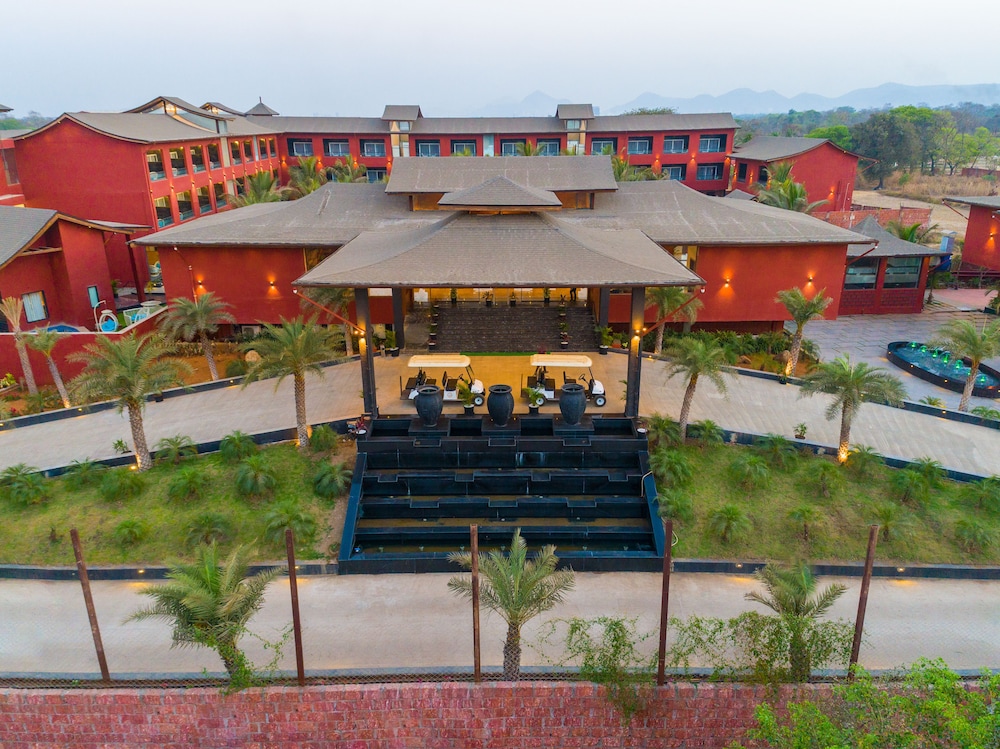 Saya Grand Resort & Spa Thane photo3