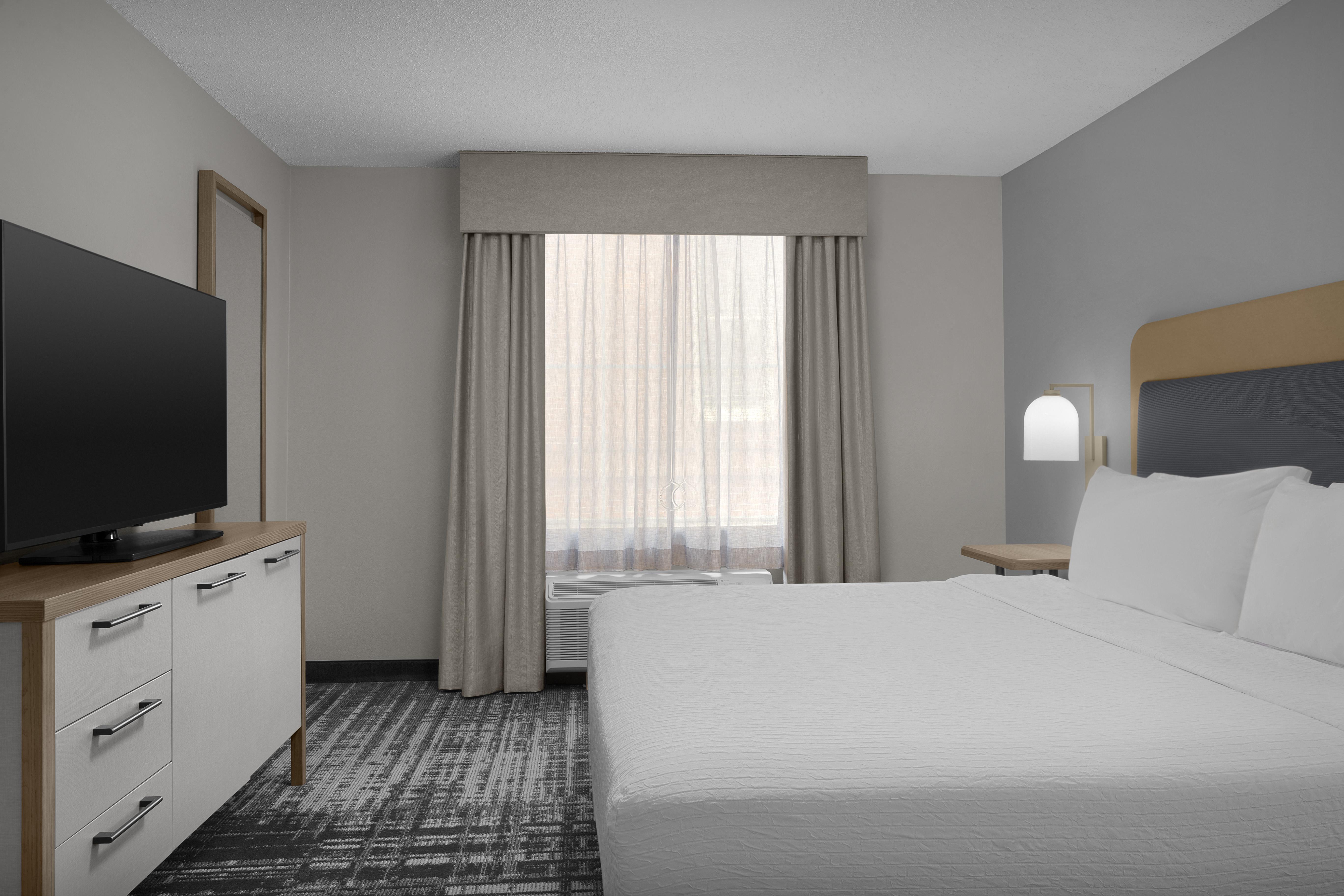 Suite, 1 King or 2 Queen Beds