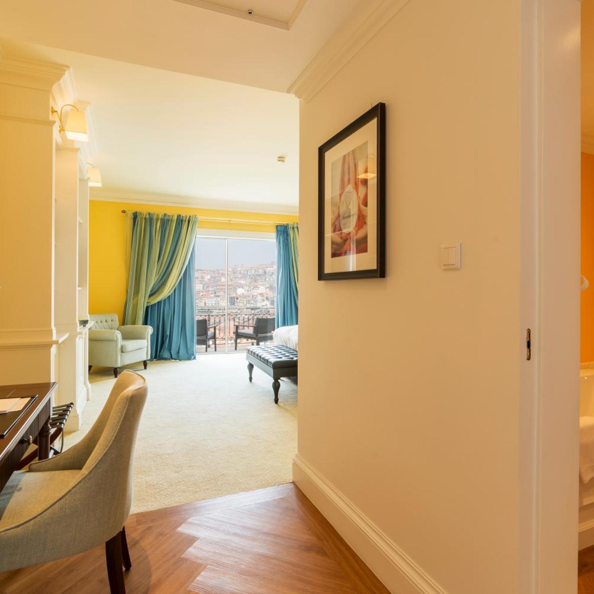 EXECUTIVE, DOUBLE BED