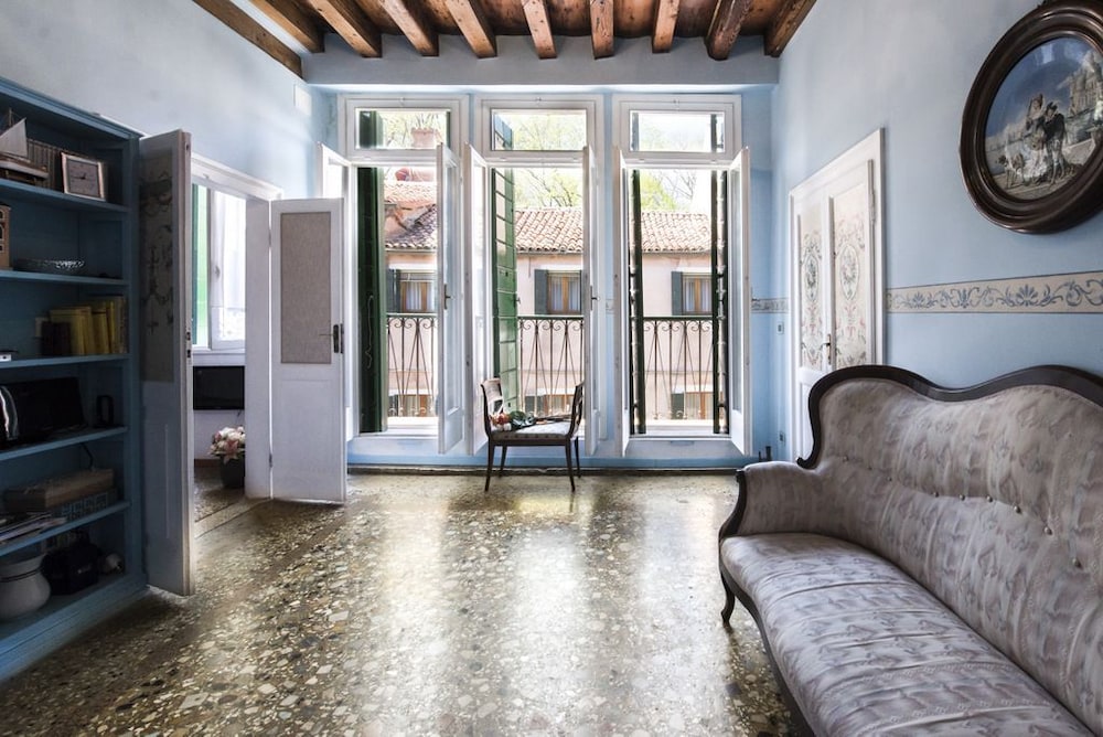 Venice Giardini Biennale Apartment 7/14