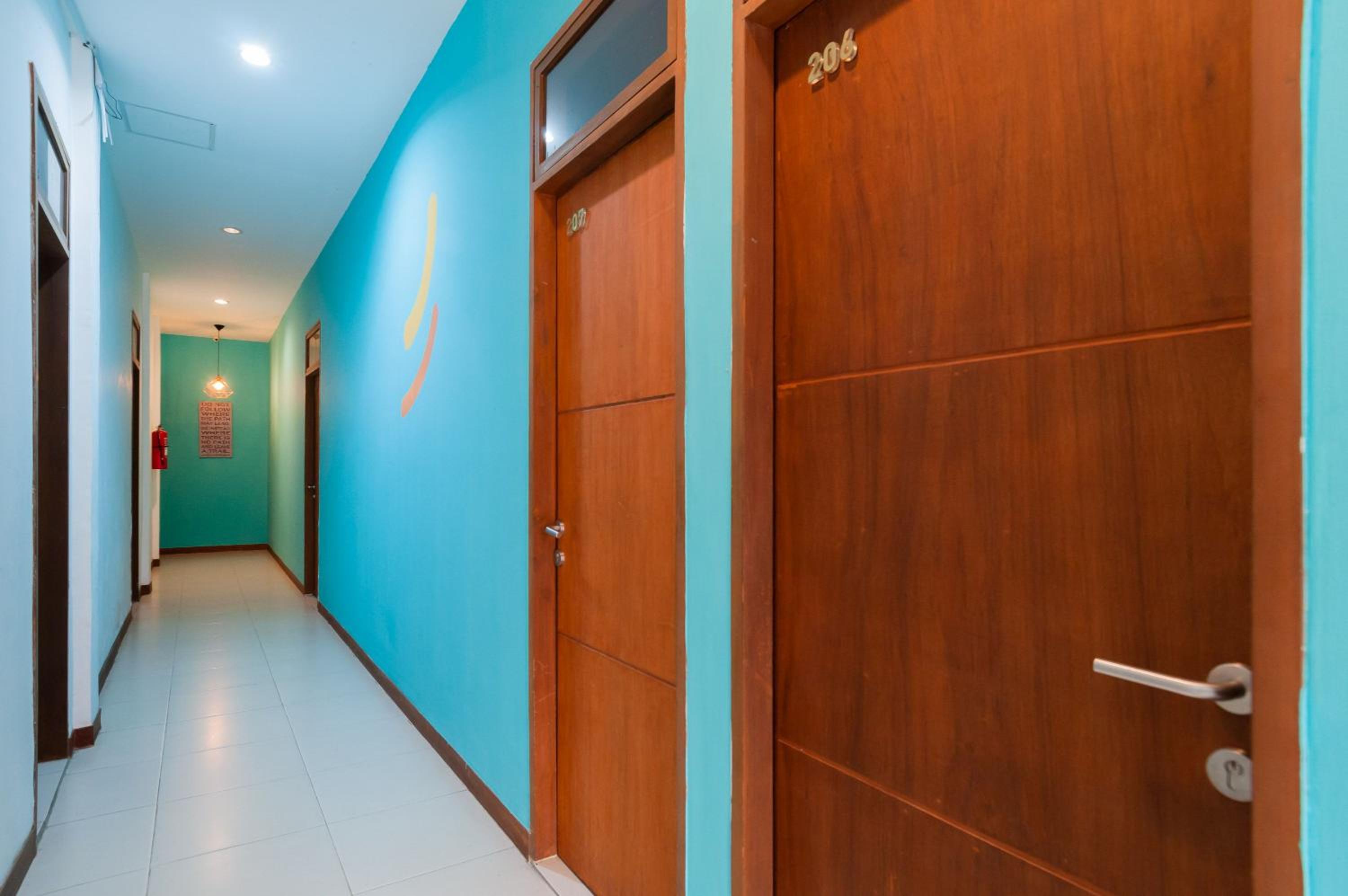 Sans Hotel Finest Medan 50/68